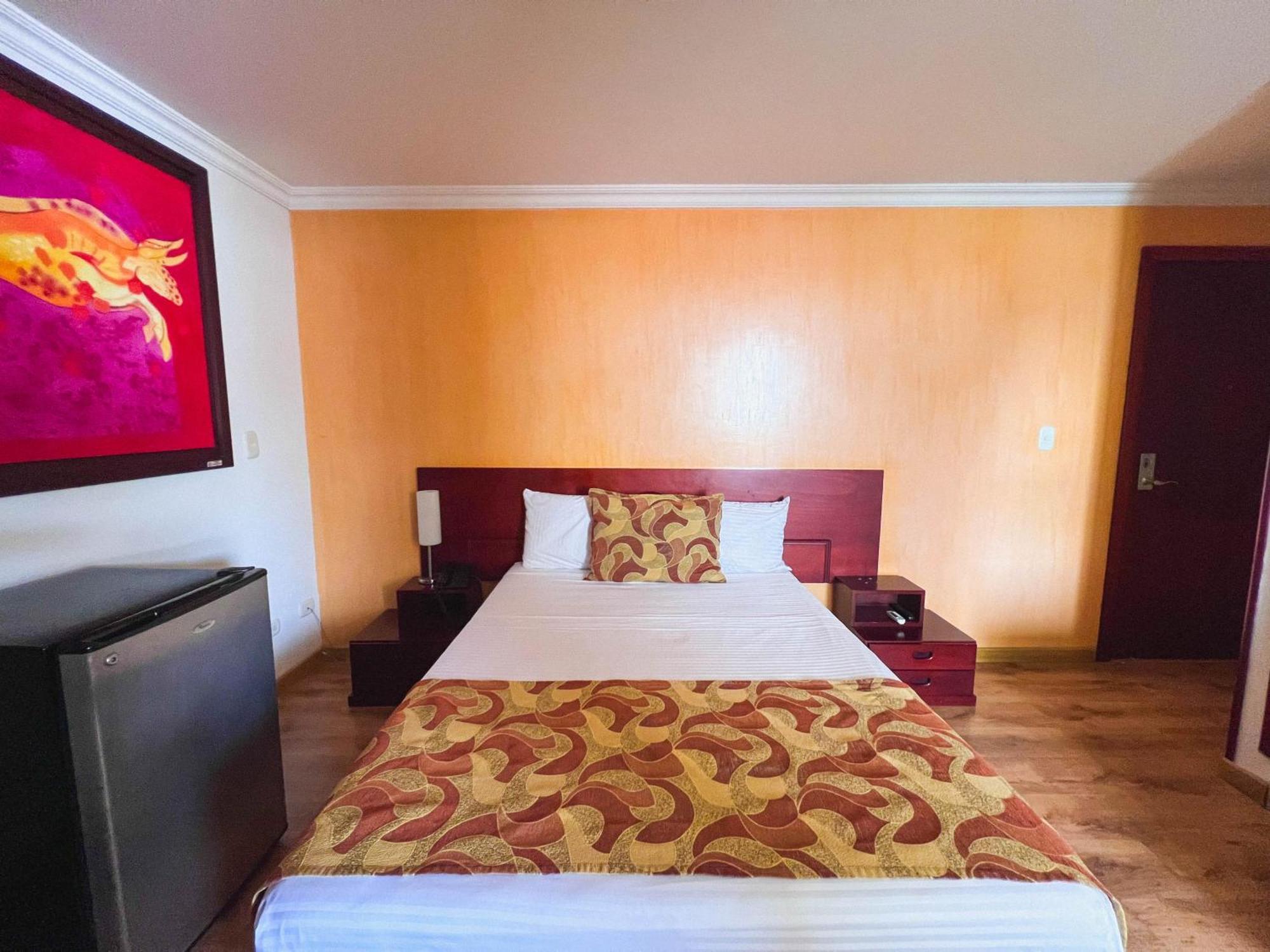 Hotel Luxor Pereira Kültér fotó