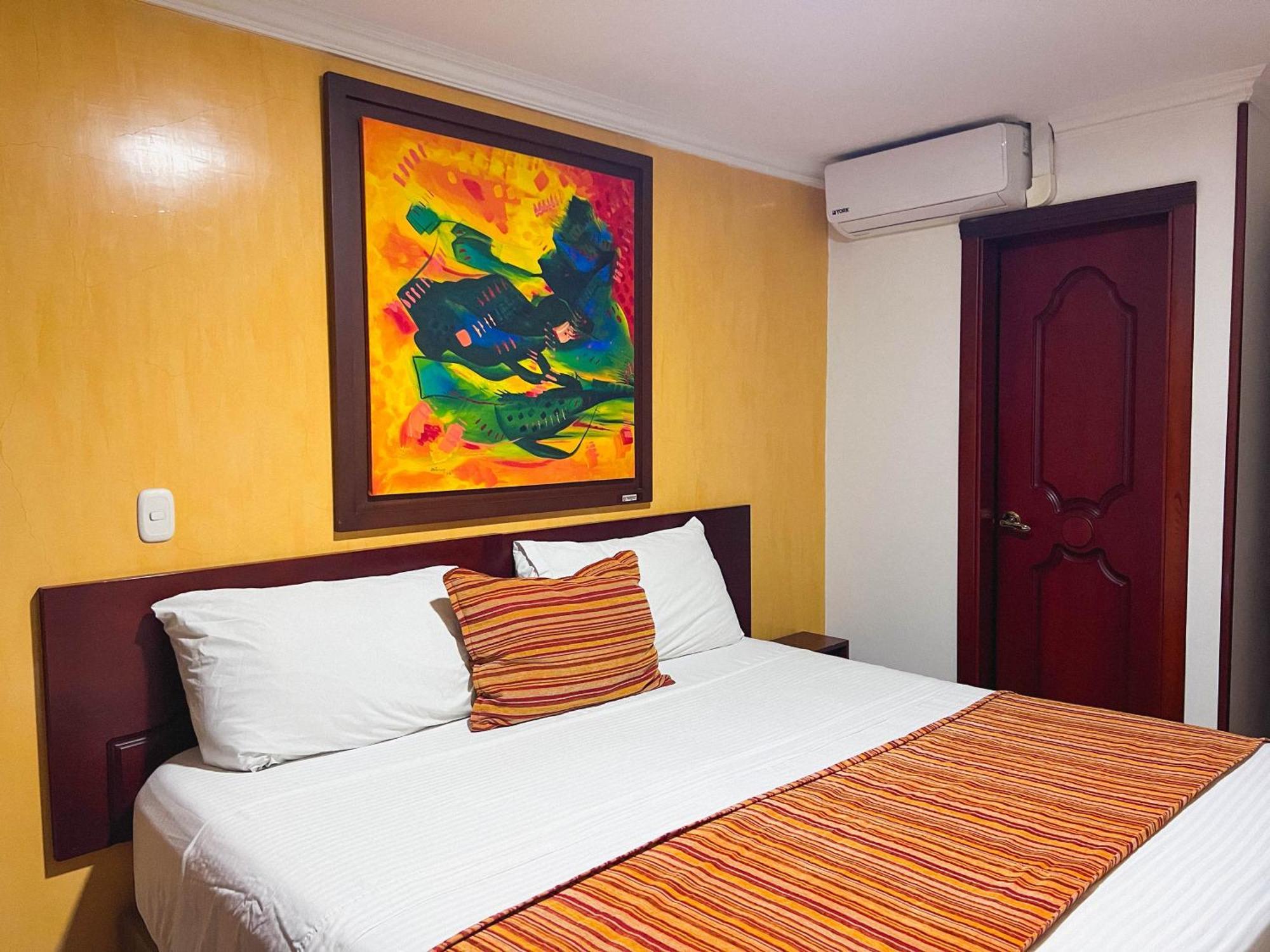 Hotel Luxor Pereira Kültér fotó