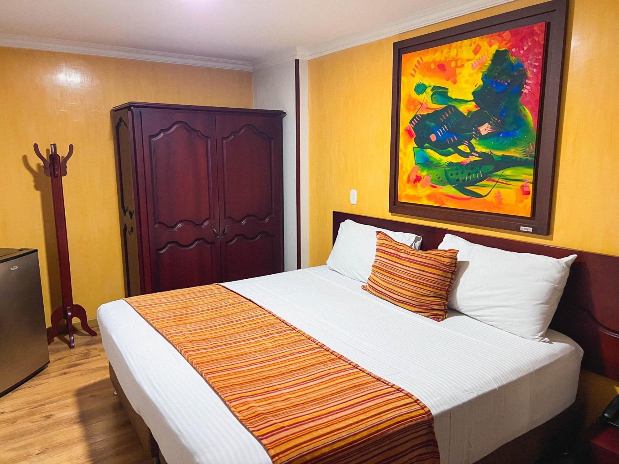 Hotel Luxor Pereira Kültér fotó