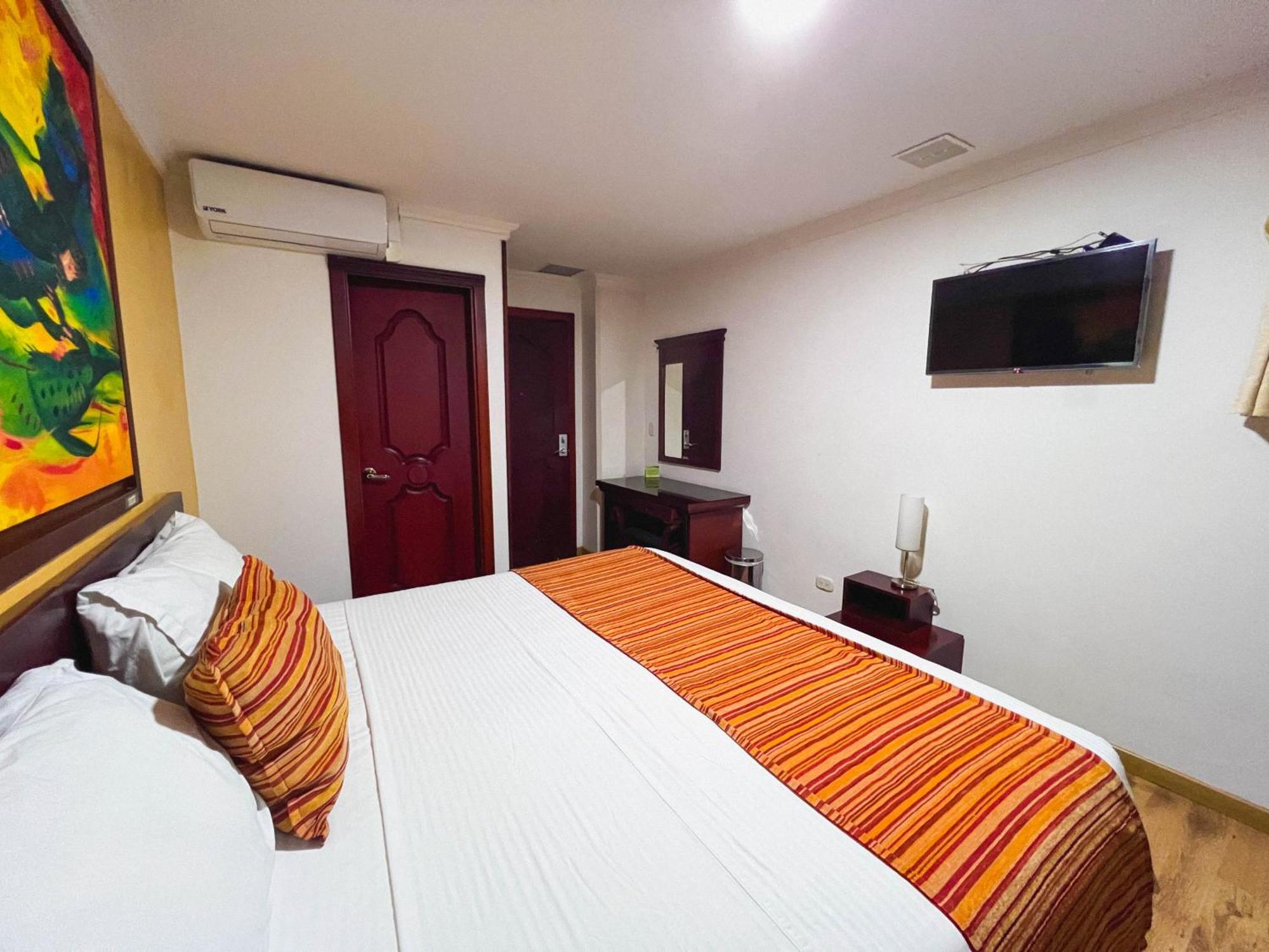 Hotel Luxor Pereira Kültér fotó
