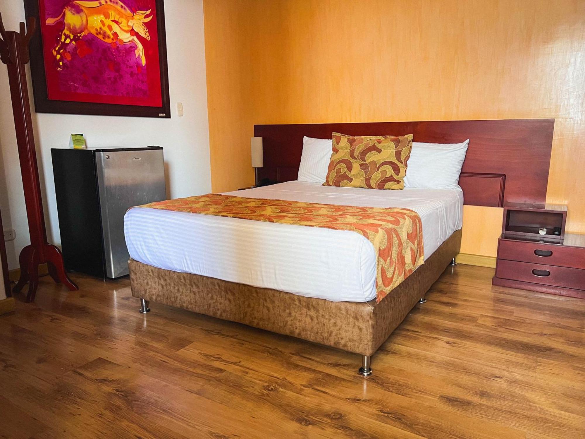 Hotel Luxor Pereira Kültér fotó