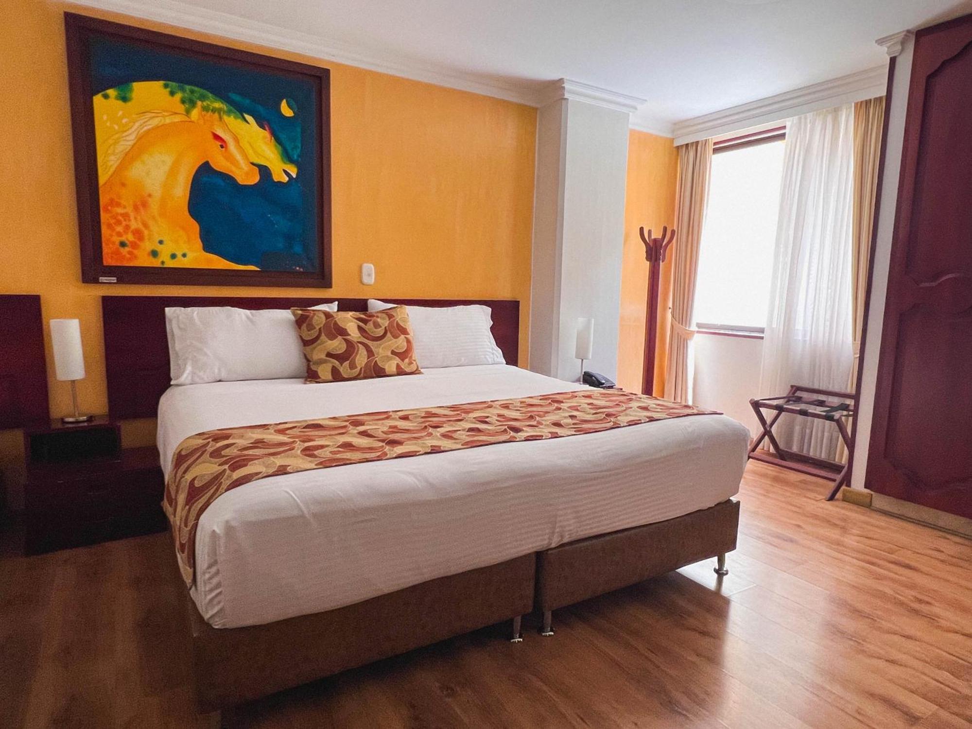 Hotel Luxor Pereira Kültér fotó